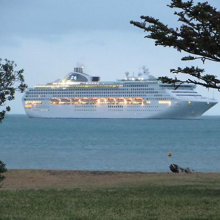 Harbour View Motel On Ahuriri Beach In Napier Nz With Sea View Suites Kültér fotó