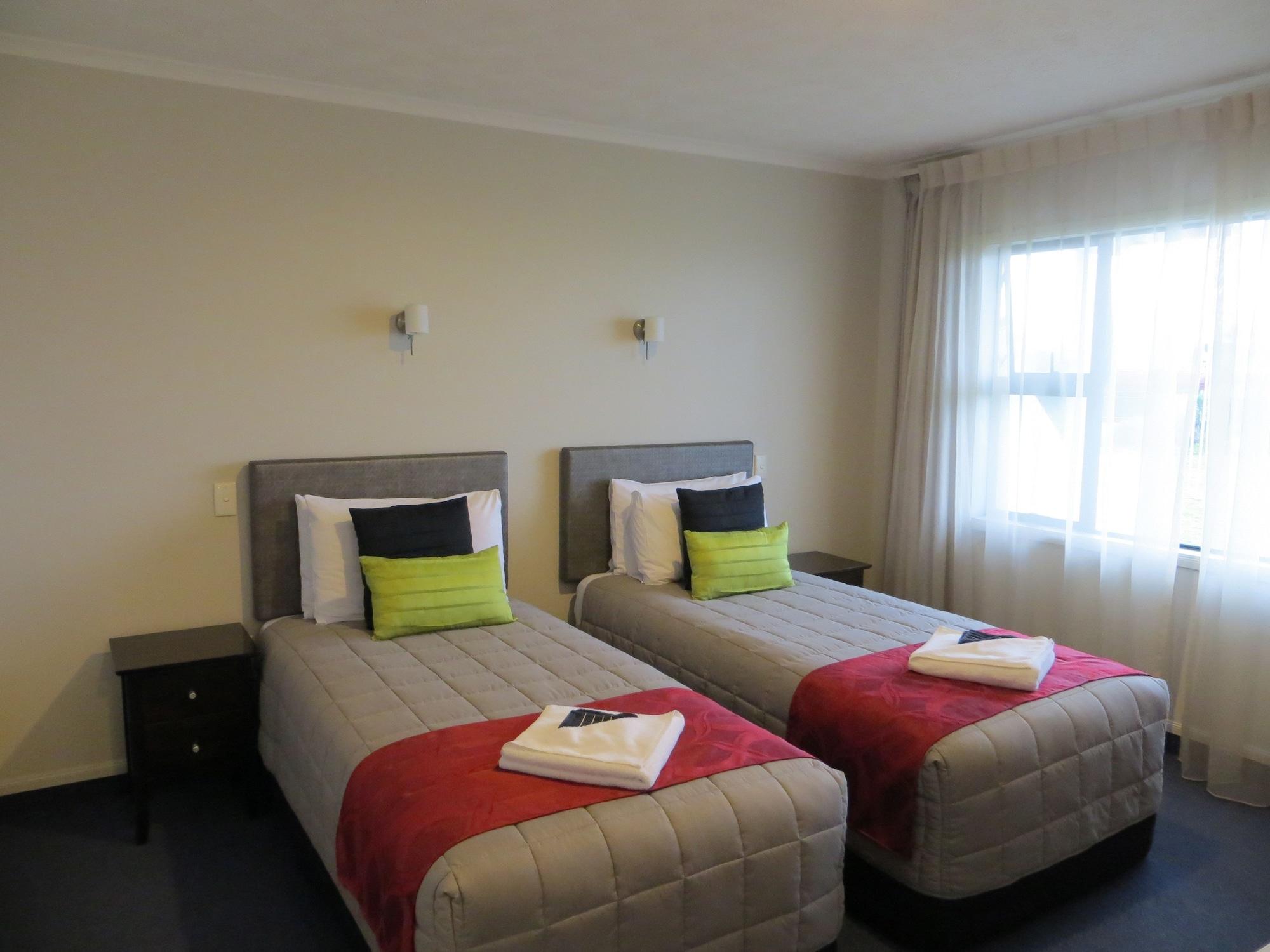 Harbour View Motel On Ahuriri Beach In Napier Nz With Sea View Suites Kültér fotó