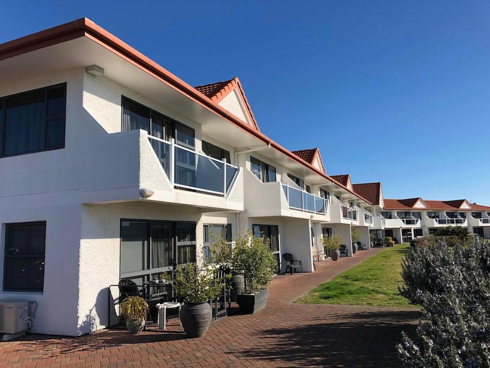 Harbour View Motel On Ahuriri Beach In Napier Nz With Sea View Suites Kültér fotó