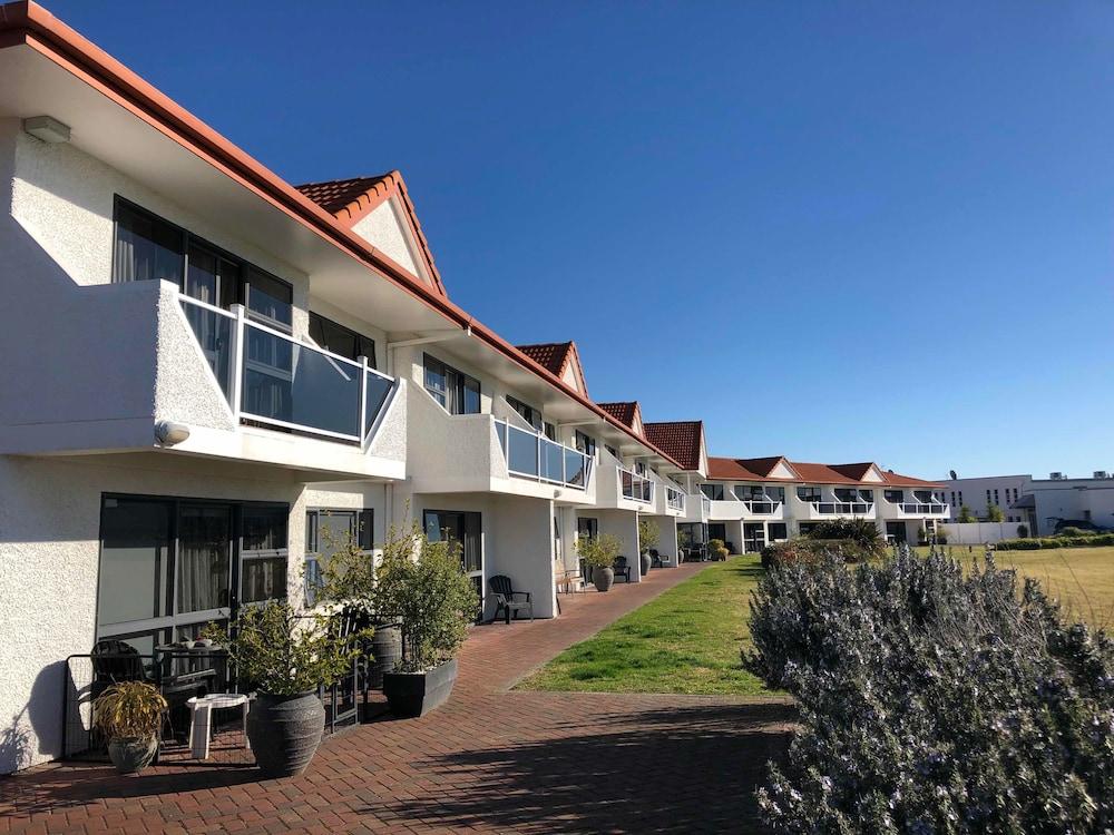 Harbour View Motel On Ahuriri Beach In Napier Nz With Sea View Suites Kültér fotó